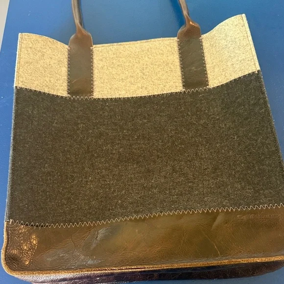 Graf Lantz Jaunt Merino Wool Tote - Picture 6 of 9
